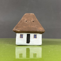 Miniatură din lut - Căsuță din Bucovina Miniatură din lut - Căsuță din Bucovina